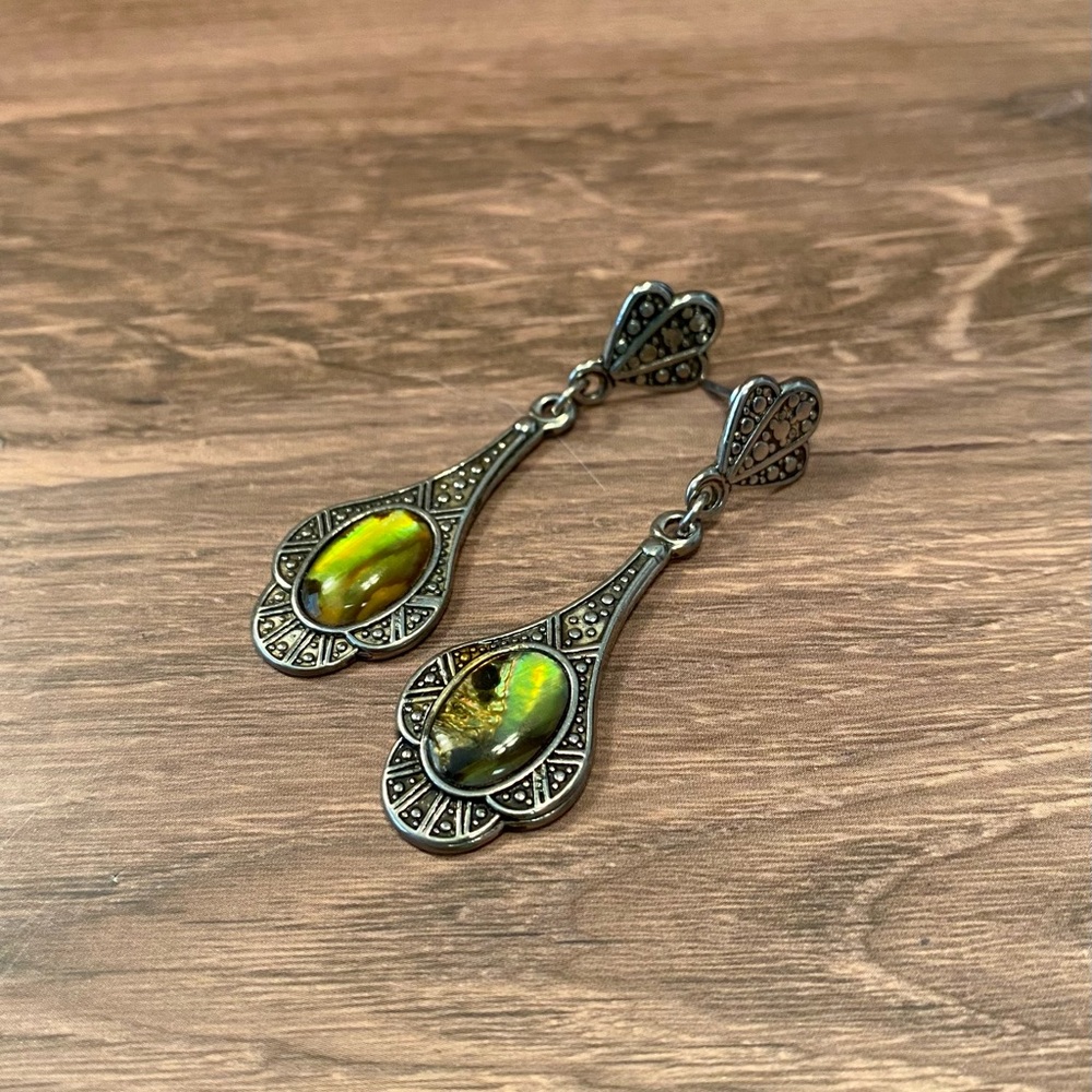Vintage Revivalist Silver-tone Abalone Shell Etched Dangle Earrings - Picture 2 of 9